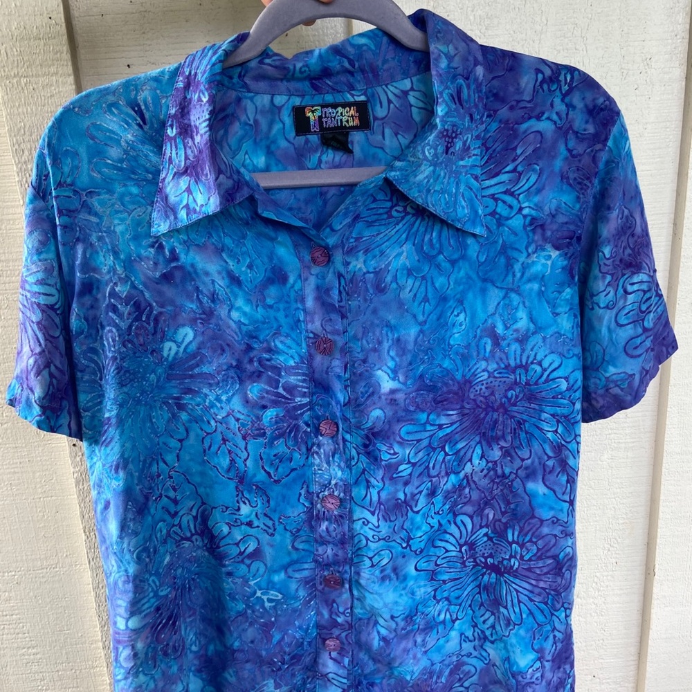 Aloha shirt handmade in Hawaii - fabric from Bali